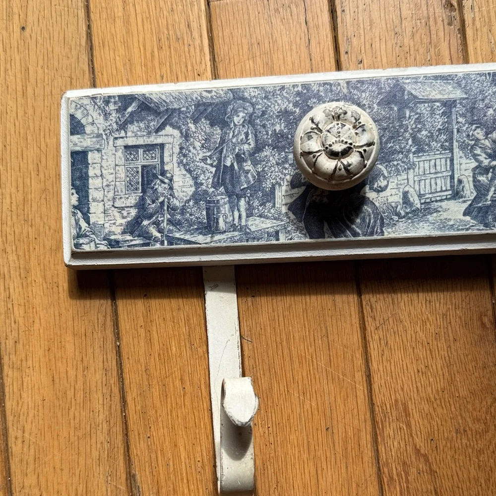 French Country/ shabby chic Decorative Wall Hook Rack